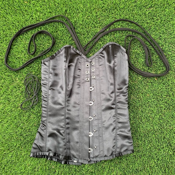 Corset - Picture 2 of 3